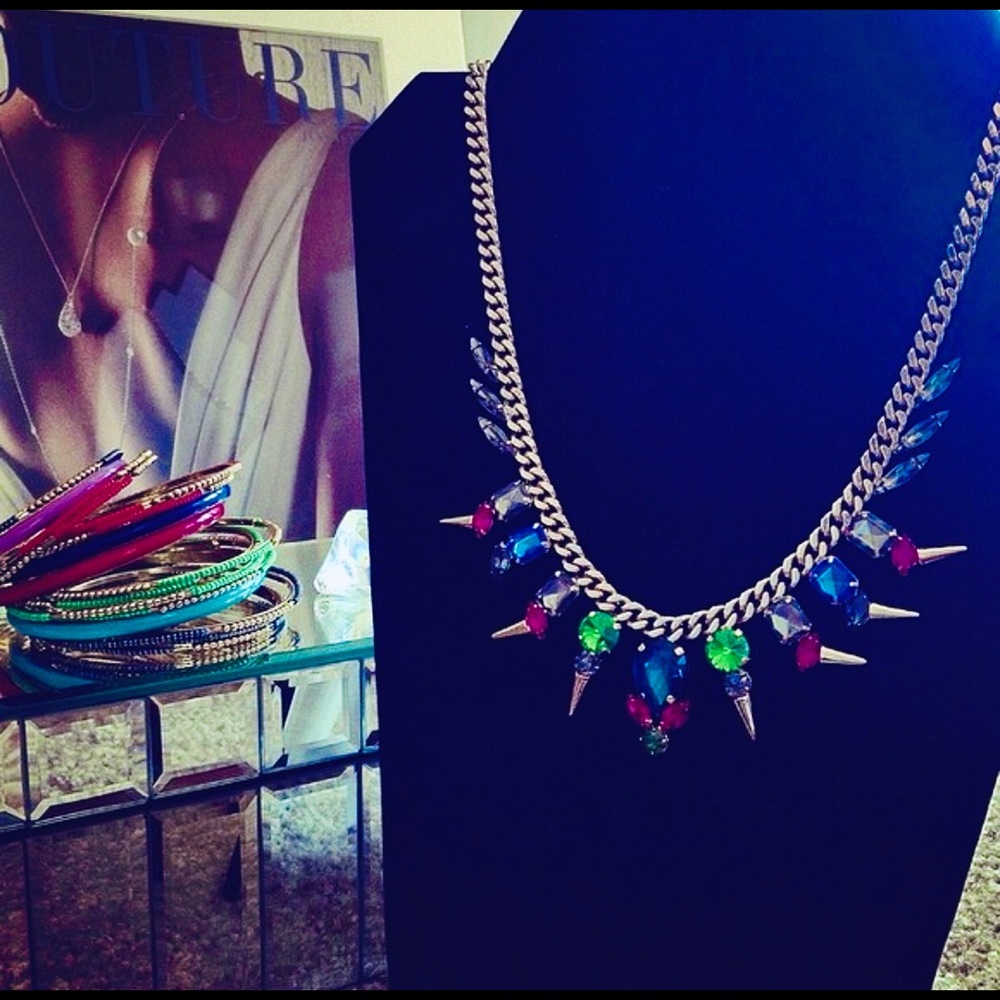 NWT statement necklace